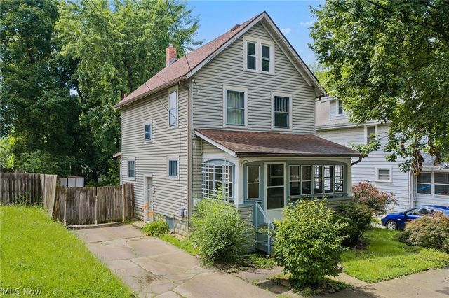 2240 12th Street SW, Akron, OH 44314