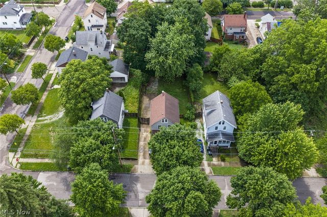 2240 12th Street SW, Akron, OH 44314