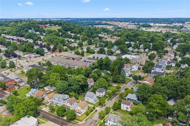 2240 12th Street SW, Akron, OH 44314
