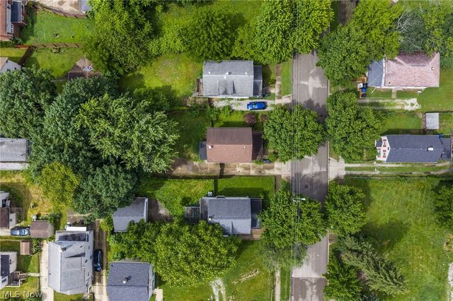 2240 12th Street SW, Akron, OH 44314