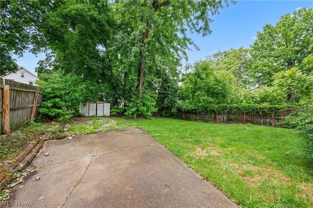 2240 12th Street SW, Akron, OH 44314