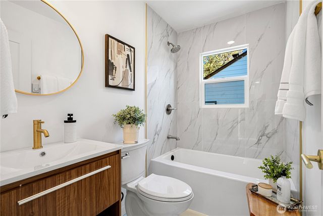 3538 SW Southern Street, Seattle, WA 98126