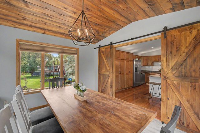 1579 Hilo Avenue N, Oakdale, MN 55128