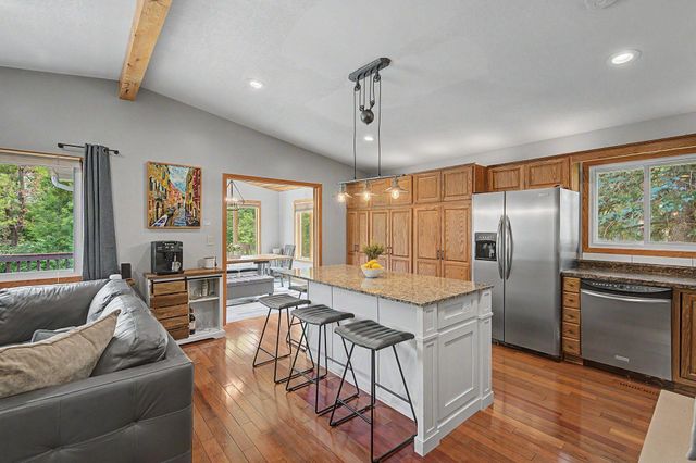 1579 Hilo Avenue N, Oakdale, MN 55128