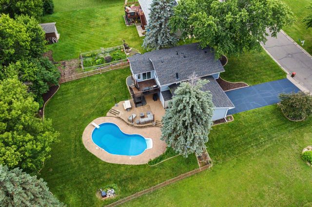 1579 Hilo Avenue N, Oakdale, MN 55128