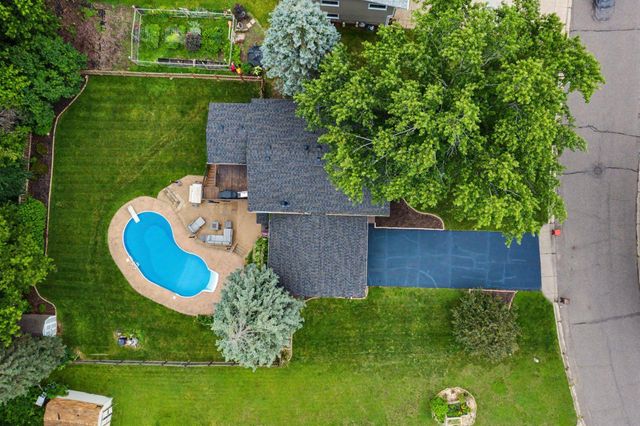 1579 Hilo Avenue N, Oakdale, MN 55128