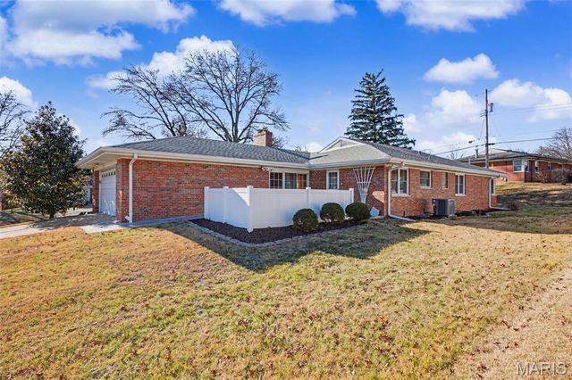 1400 Norman Place, Warson Woods, MO 63122