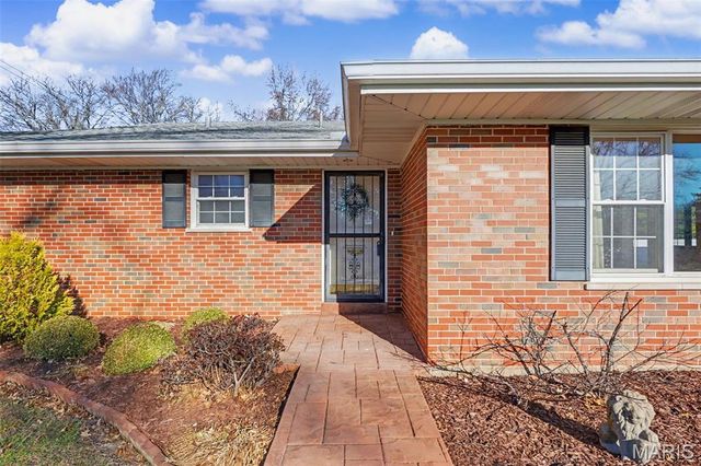 1400 Norman Place, Warson Woods, MO 63122