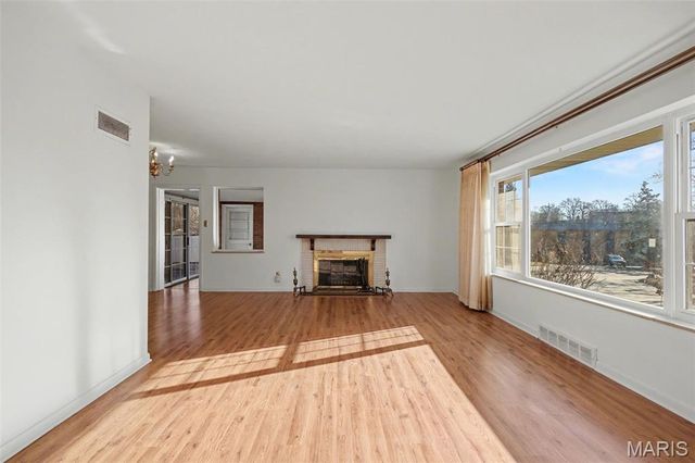 1400 Norman Place, Warson Woods, MO 63122