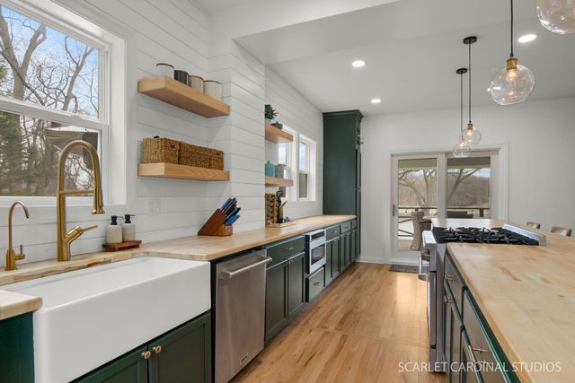 705 Spring Beach Way, Cary, IL 60013