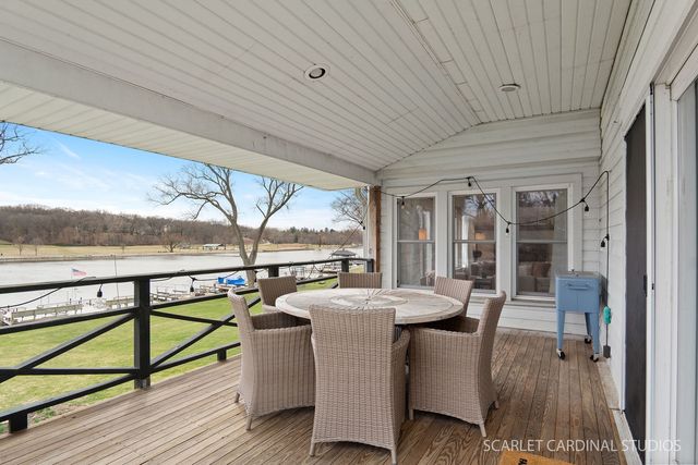 705 Spring Beach Way, Cary, IL 60013