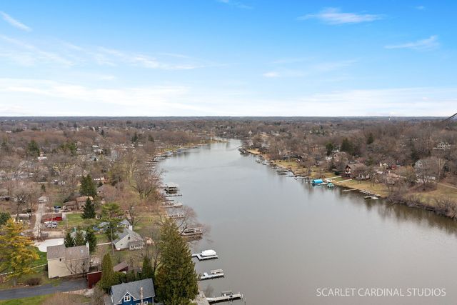 705 Spring Beach Way, Cary, IL 60013