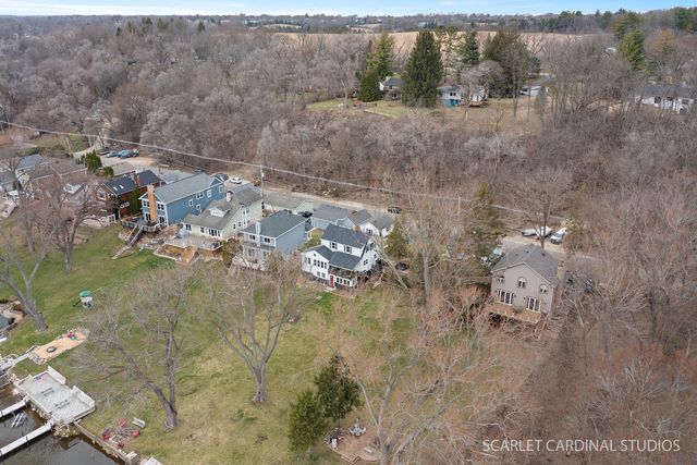 705 Spring Beach Way, Cary, IL 60013