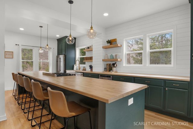 705 Spring Beach Way, Cary, IL 60013