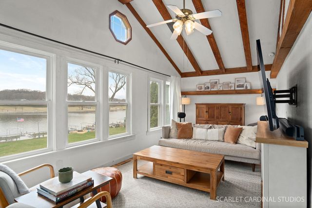 705 Spring Beach Way, Cary, IL 60013