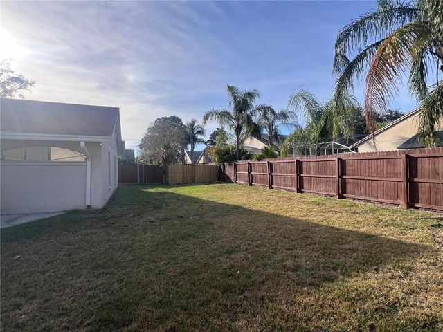 9224 SUNFLOWER DR, Tampa, FL 33647