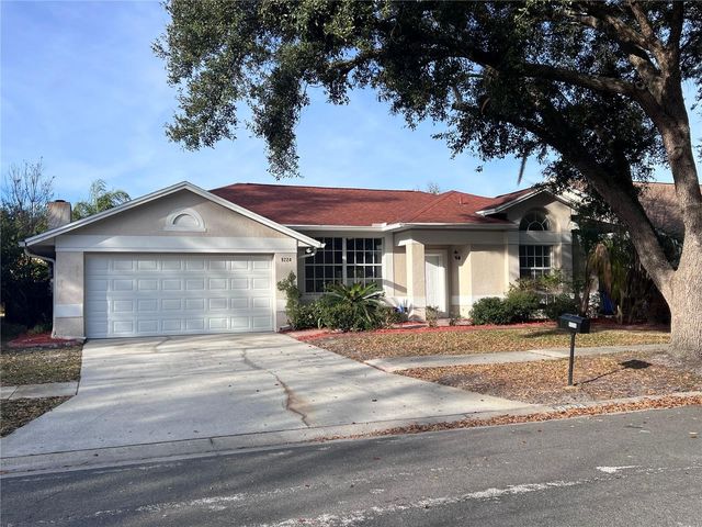 9224 SUNFLOWER DR, Tampa, FL 33647