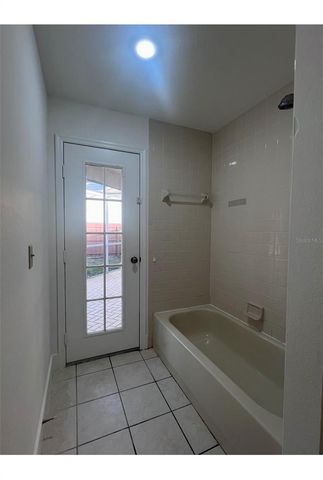 9224 SUNFLOWER DR, Tampa, FL 33647