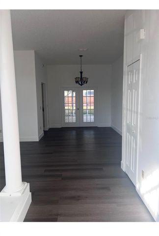 9224 SUNFLOWER DR, Tampa, FL 33647