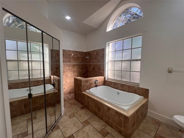 9224 SUNFLOWER DR, Tampa, FL 33647