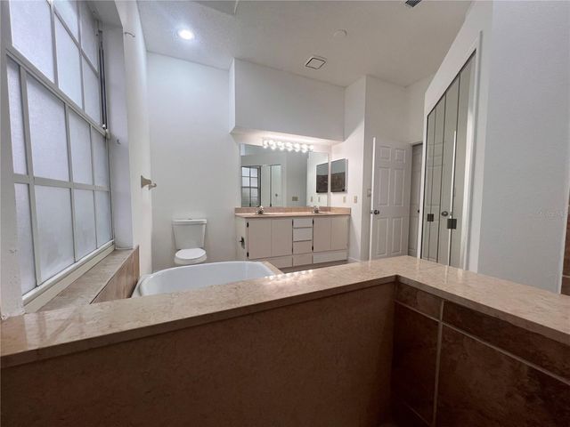 9224 SUNFLOWER DR, Tampa, FL 33647