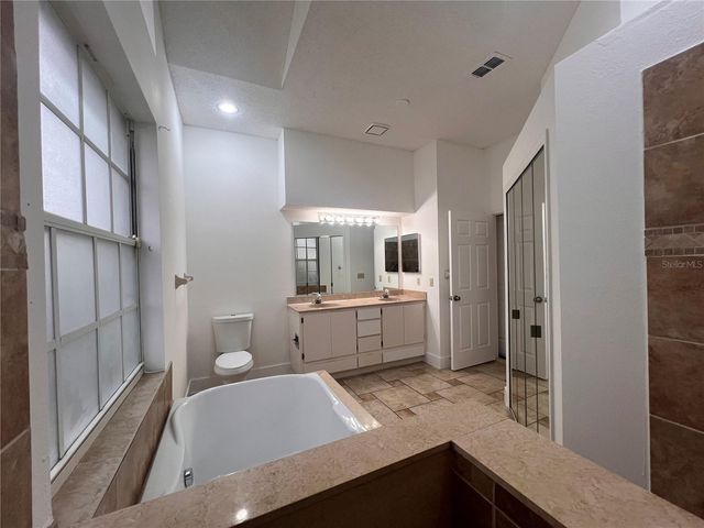 9224 SUNFLOWER DR, Tampa, FL 33647