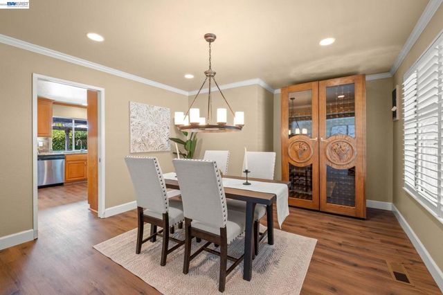 3006 Melbourne Ct, Pleasanton, CA 94588