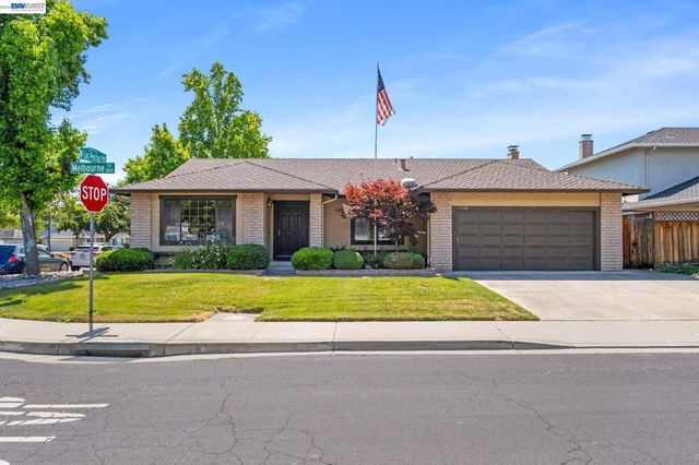 3006 Melbourne Ct, Pleasanton, CA 94588