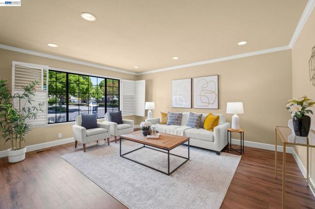 3006 Melbourne Ct, Pleasanton, CA 94588
