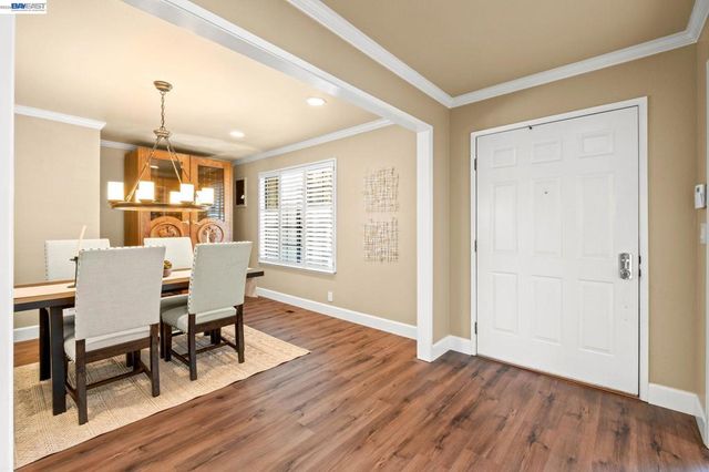 3006 Melbourne Ct, Pleasanton, CA 94588