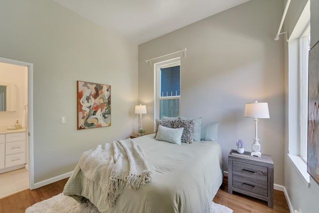 1022 Chestnut Street, Oakland, CA 94607