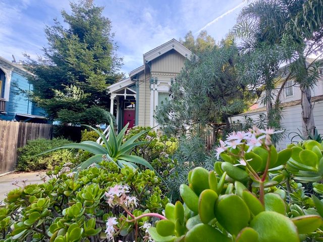 1022 Chestnut Street, Oakland, CA 94607