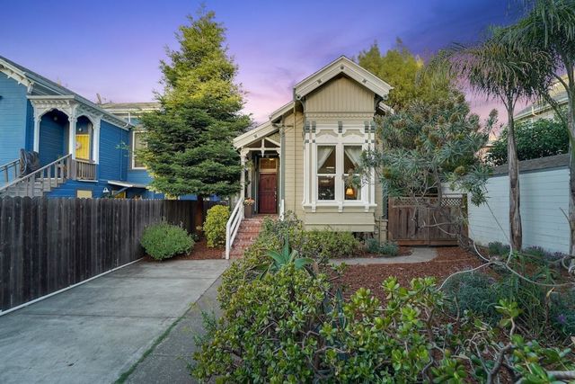 1022 Chestnut Street, Oakland, CA 94607