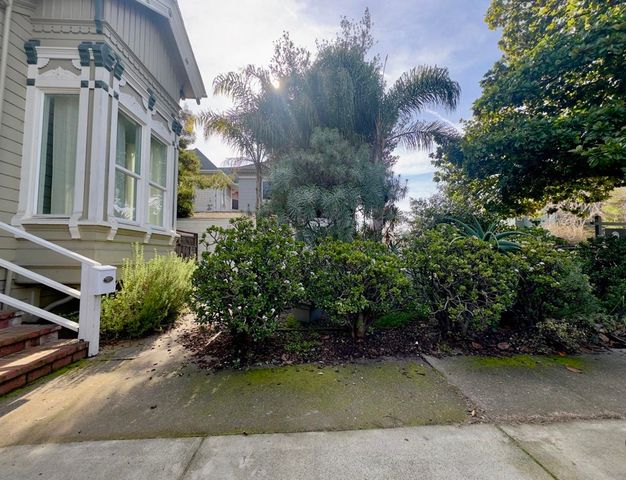 1022 Chestnut Street, Oakland, CA 94607