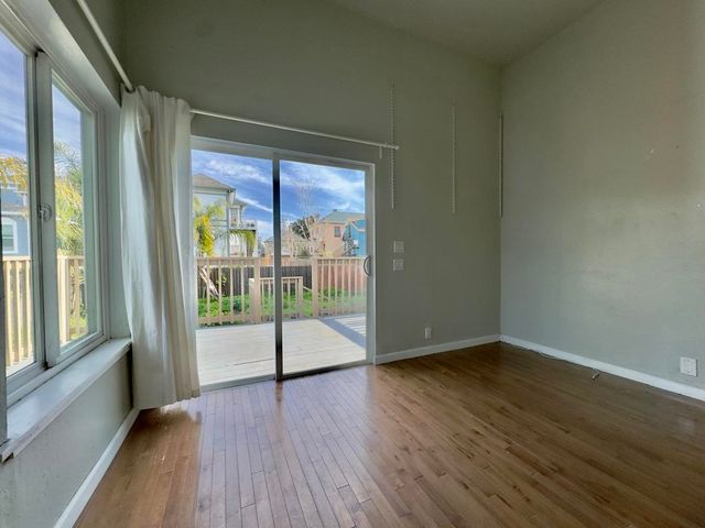 1022 Chestnut Street, Oakland, CA 94607