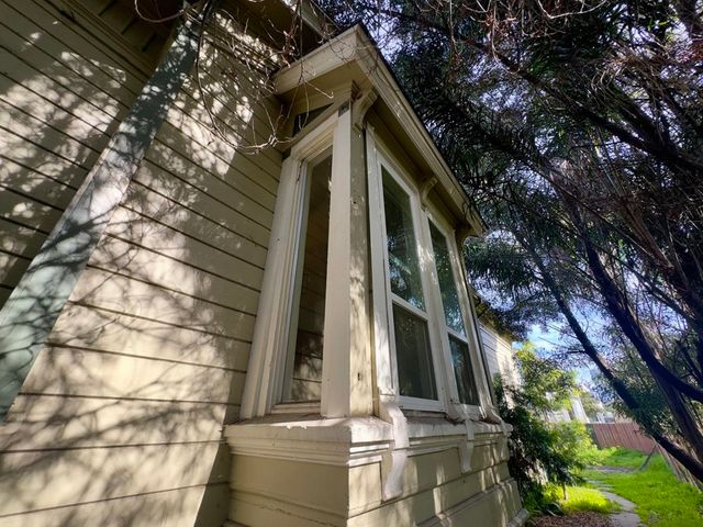 1022 Chestnut Street, Oakland, CA 94607