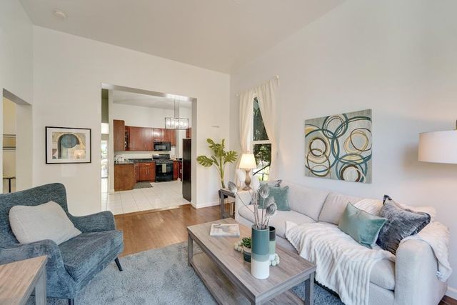 1022 Chestnut Street, Oakland, CA 94607