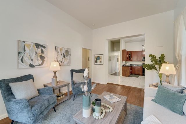 1022 Chestnut Street, Oakland, CA 94607