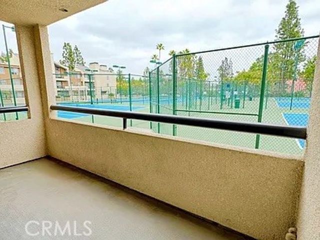 5520 Owensmouth Avenue 115, Woodland Hills, CA 91367