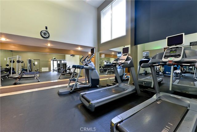 5520 Owensmouth Avenue 115, Woodland Hills, CA 91367