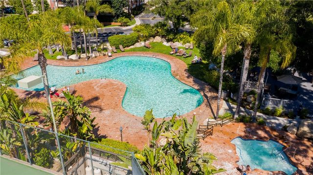 5520 Owensmouth Avenue 115, Woodland Hills, CA 91367