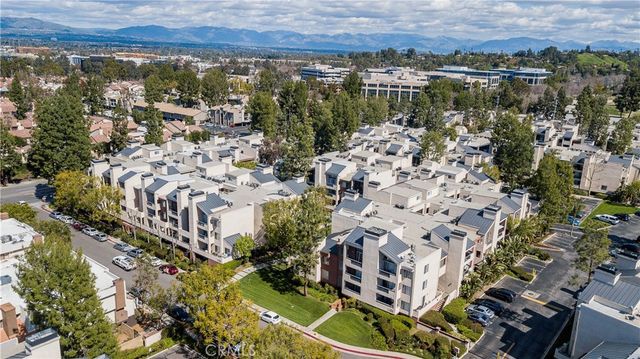 5520 Owensmouth Avenue 115, Woodland Hills, CA 91367