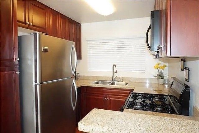 5520 Owensmouth Avenue 115, Woodland Hills, CA 91367