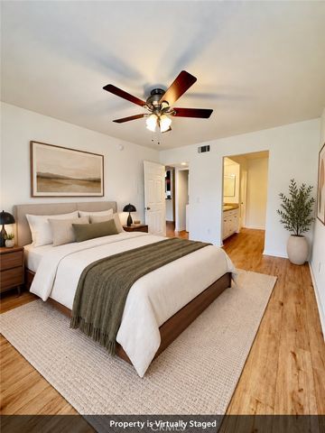 5520 Owensmouth Avenue 115, Woodland Hills, CA 91367