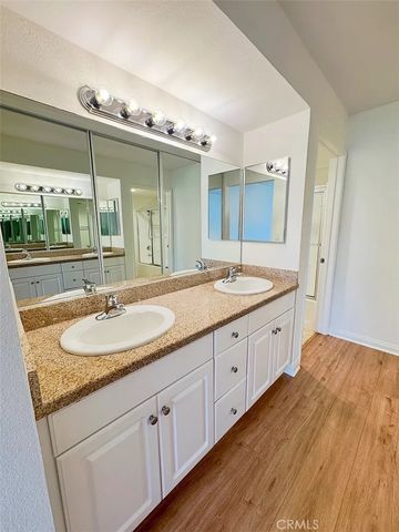 5520 Owensmouth Avenue 115, Woodland Hills, CA 91367