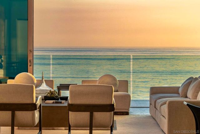 1230 Neptune Ave, Encinitas, CA 92024