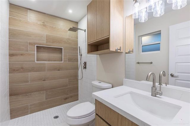 910 W 12th Street, San Juan, TX 78589