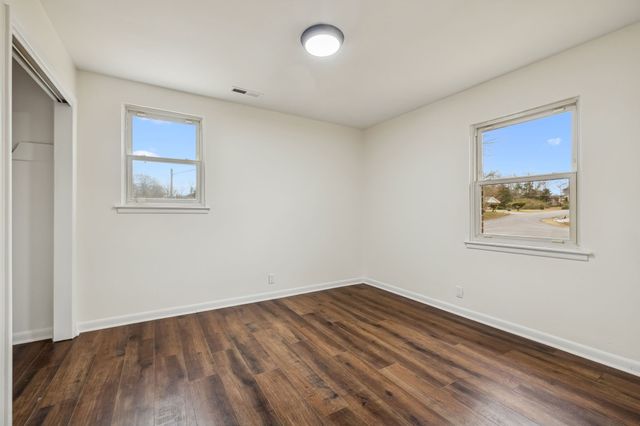 121 Marilyn Dr, Dickson, TN 37055