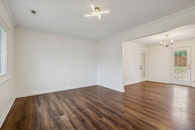 121 Marilyn Dr, Dickson, TN 37055