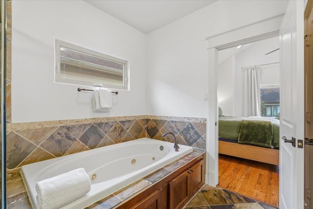 4011 Feagan Street, Houston, TX 77007